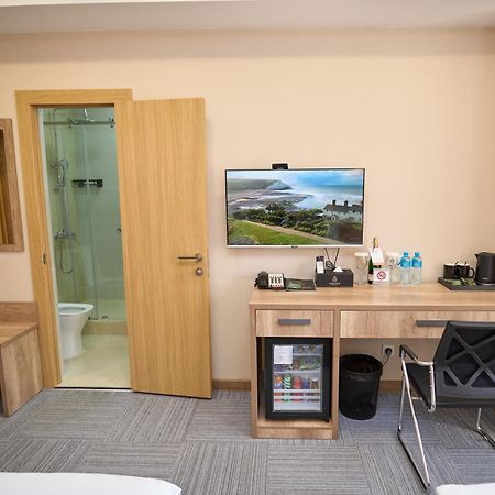 Crown Hotel Bisjkek Eksteriør bilde