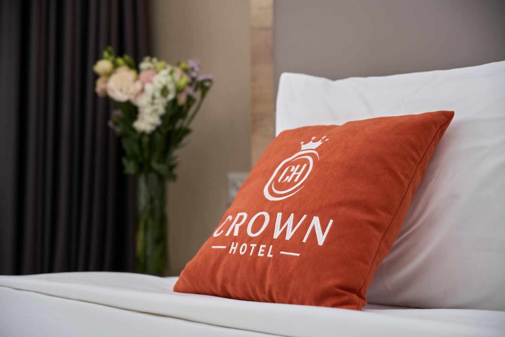 Crown Hotel Bisjkek Eksteriør bilde