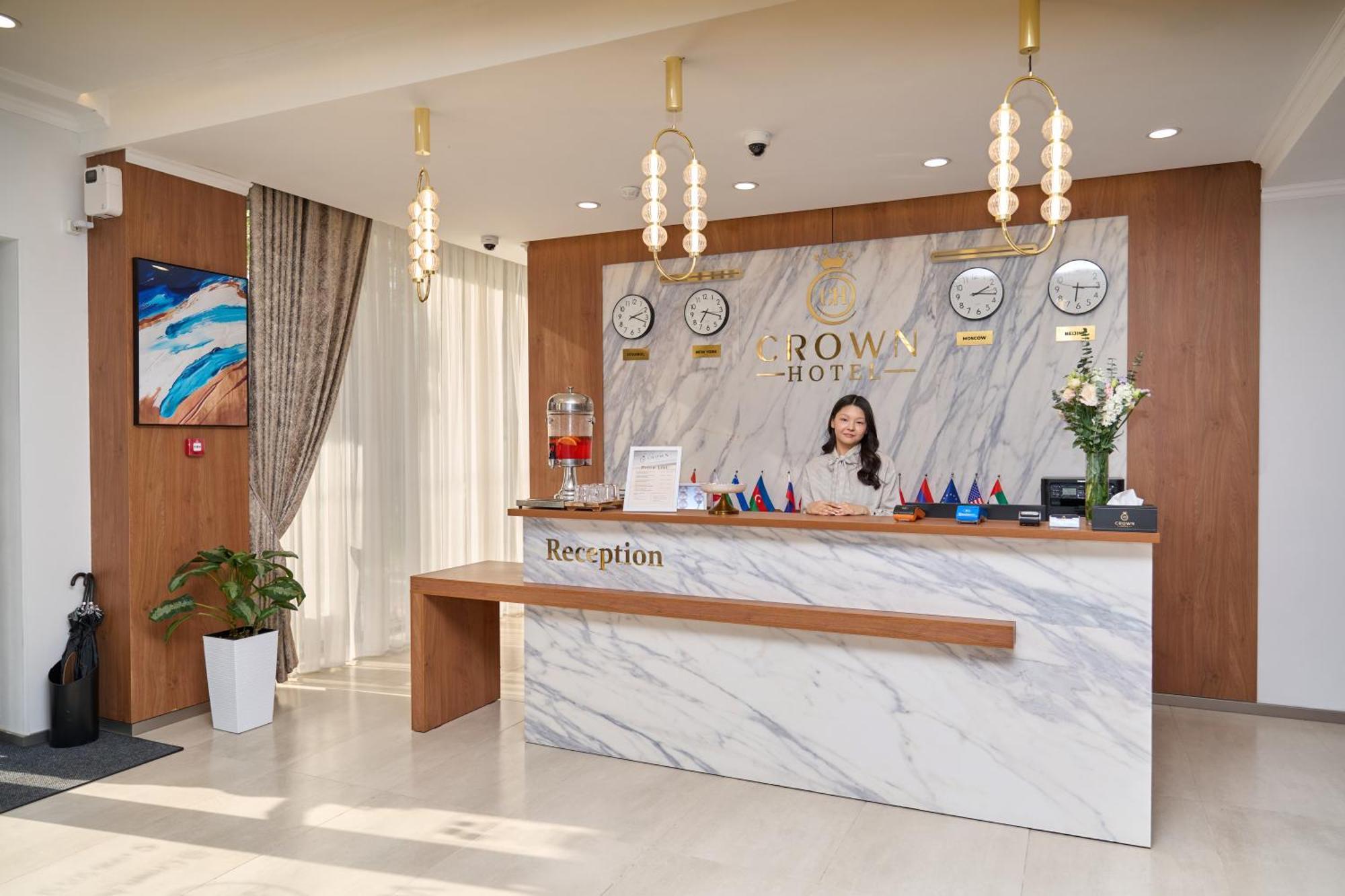 Crown Hotel Bisjkek Eksteriør bilde